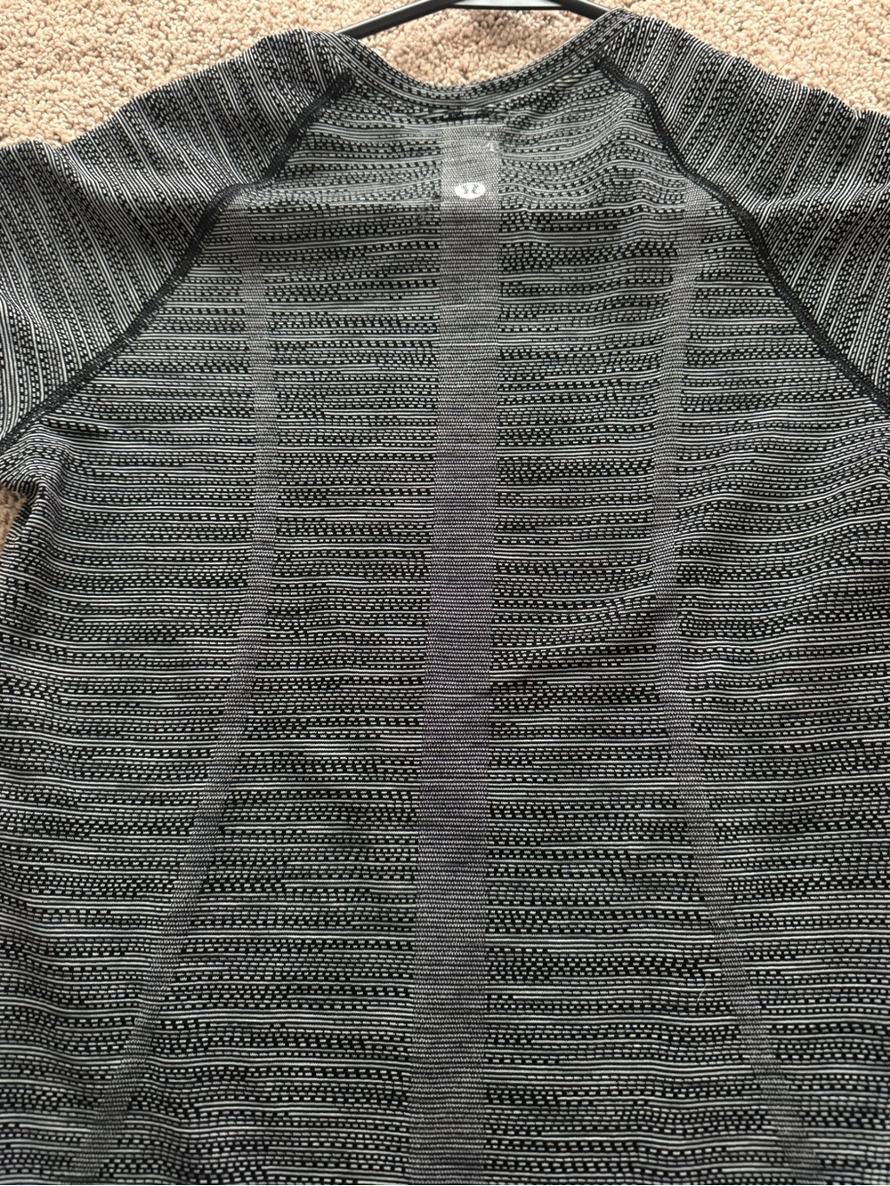 Swiftly Tech Short-Sleeve Shirt 2.0 hip length size 8 - Picture 2 of 4